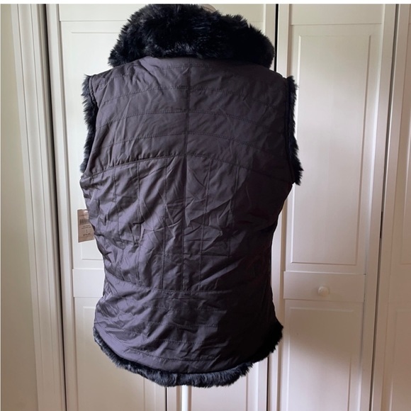 COLDWATER CREEK BLACK FUR LINED VEST IN SIZE XL - Picture 3 of 7